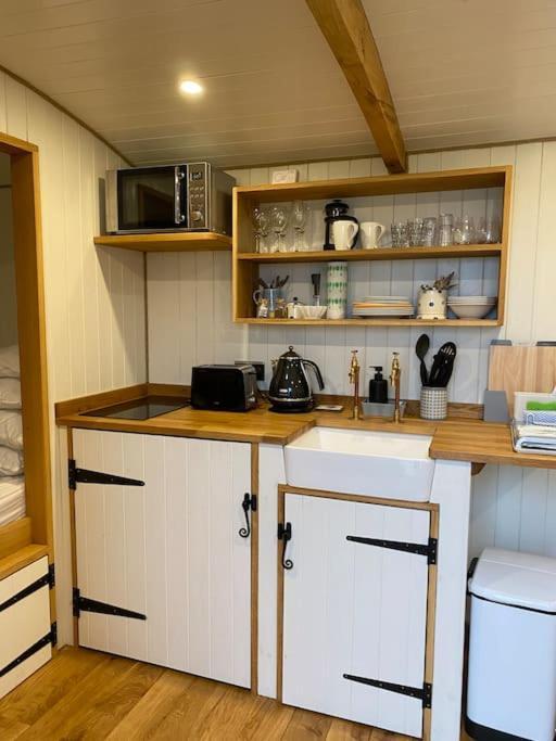 The Hereford Hut, Charming 1 Bedroom Shepherds Hut Callow Eksteriør billede