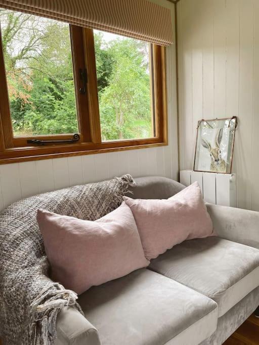 The Hereford Hut, Charming 1 Bedroom Shepherds Hut Callow Eksteriør billede