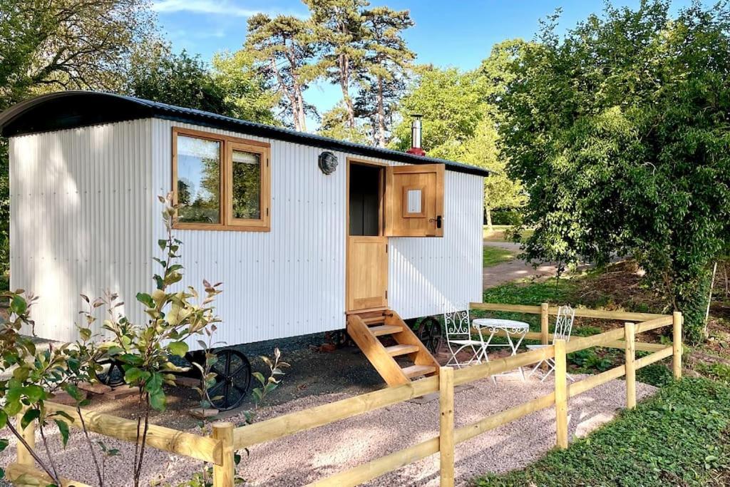 The Hereford Hut, Charming 1 Bedroom Shepherds Hut Callow Eksteriør billede